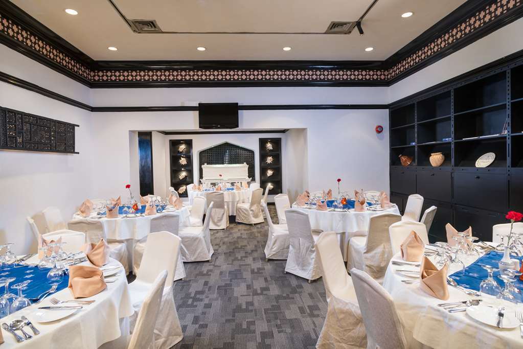 Tulip Inn Downtown Маскат Экстерьер фото